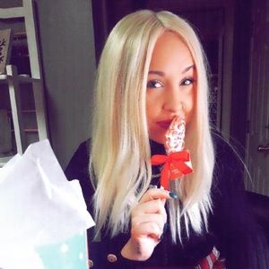 PLATINUM BLONDE WIG // 👩🏼